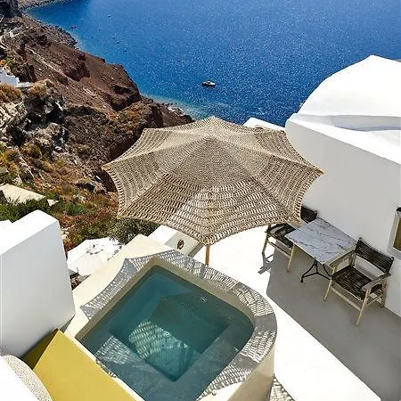 Rhenia's Oia (Santorini)