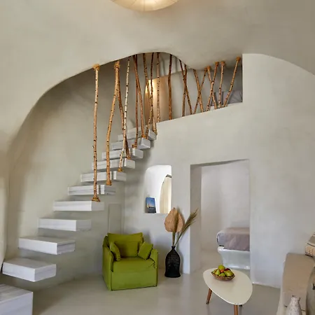 Rhenia's Hotel 4*
