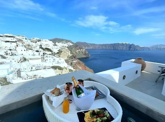 Rhenia's فندق 4*