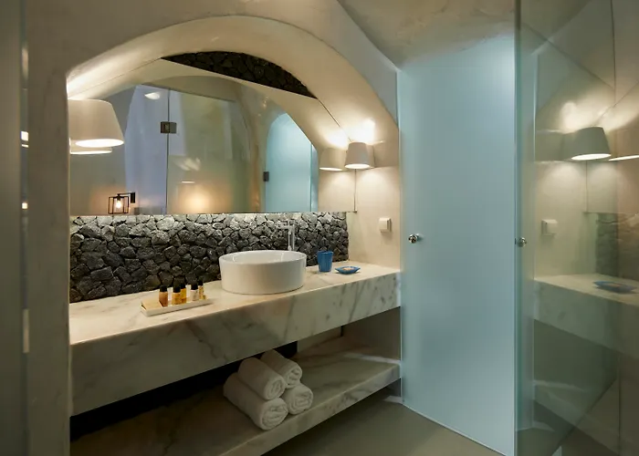 فندق Rhenia's أويا